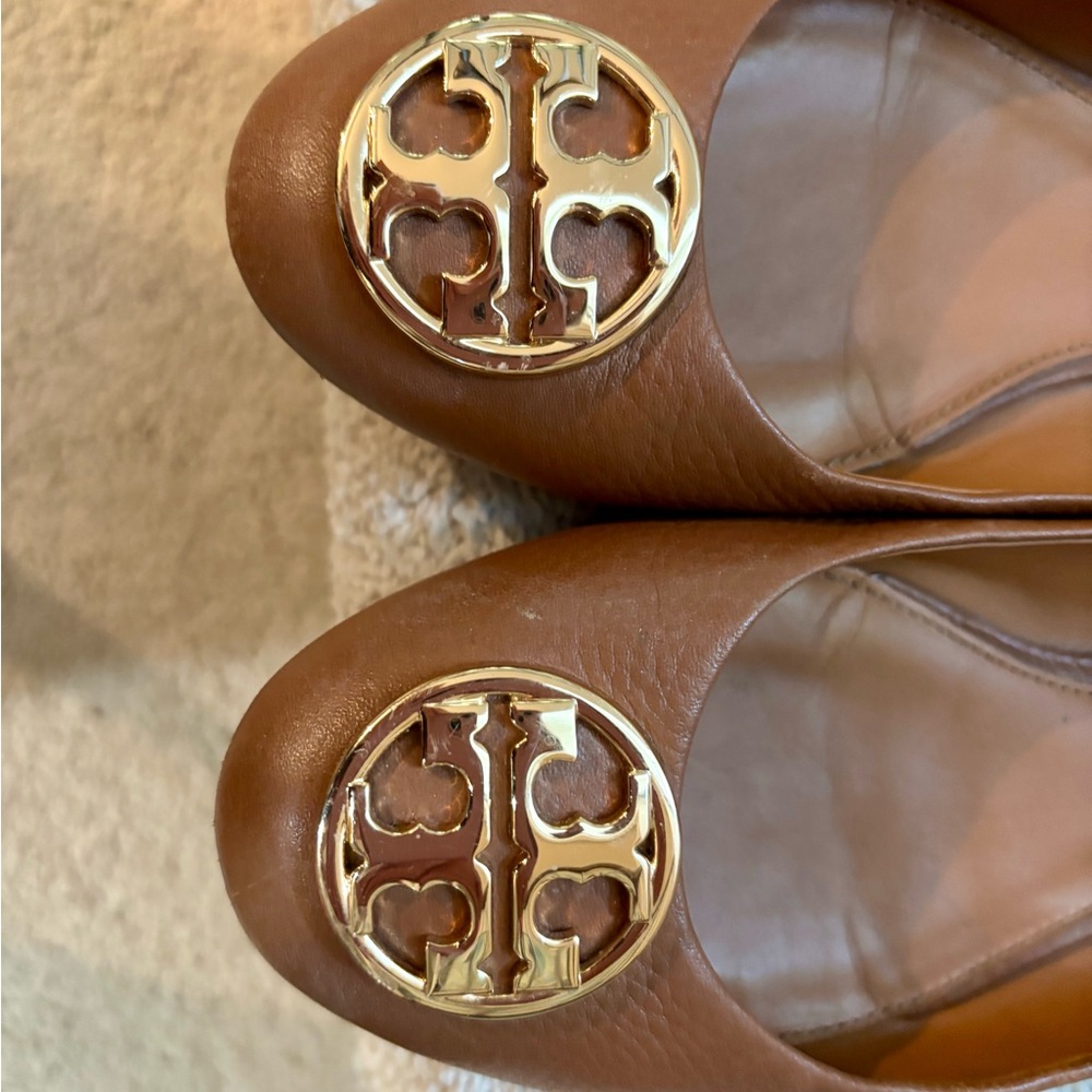 Tory Burch Cognac Leather Logo Round-Toe Flats - Picture 6 of 7